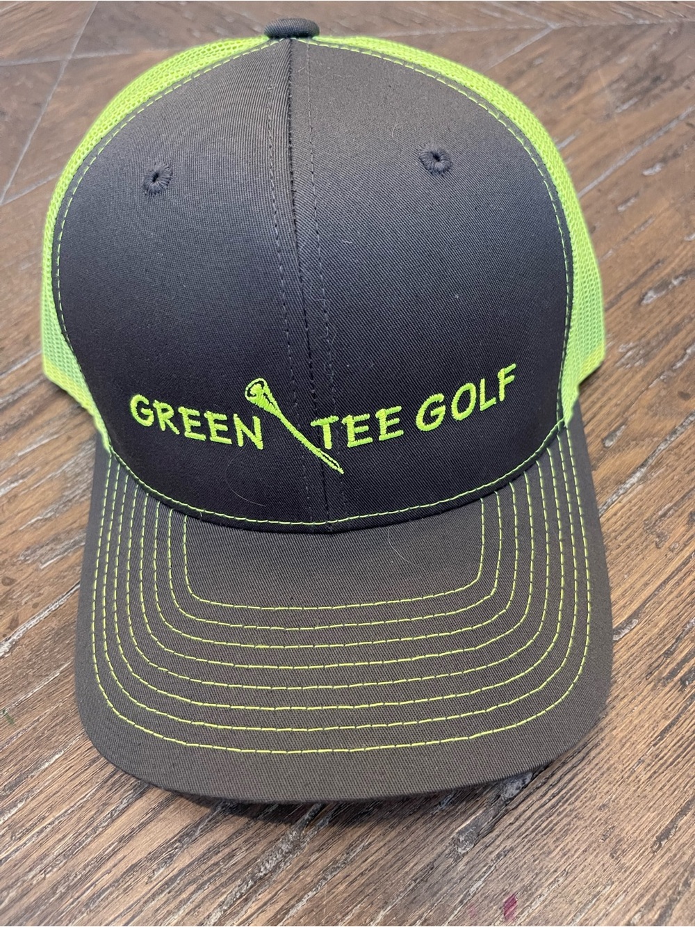 Green Tee Golf Men’s Black & Neon Green Trucker Hat - Picture 1 of 4
